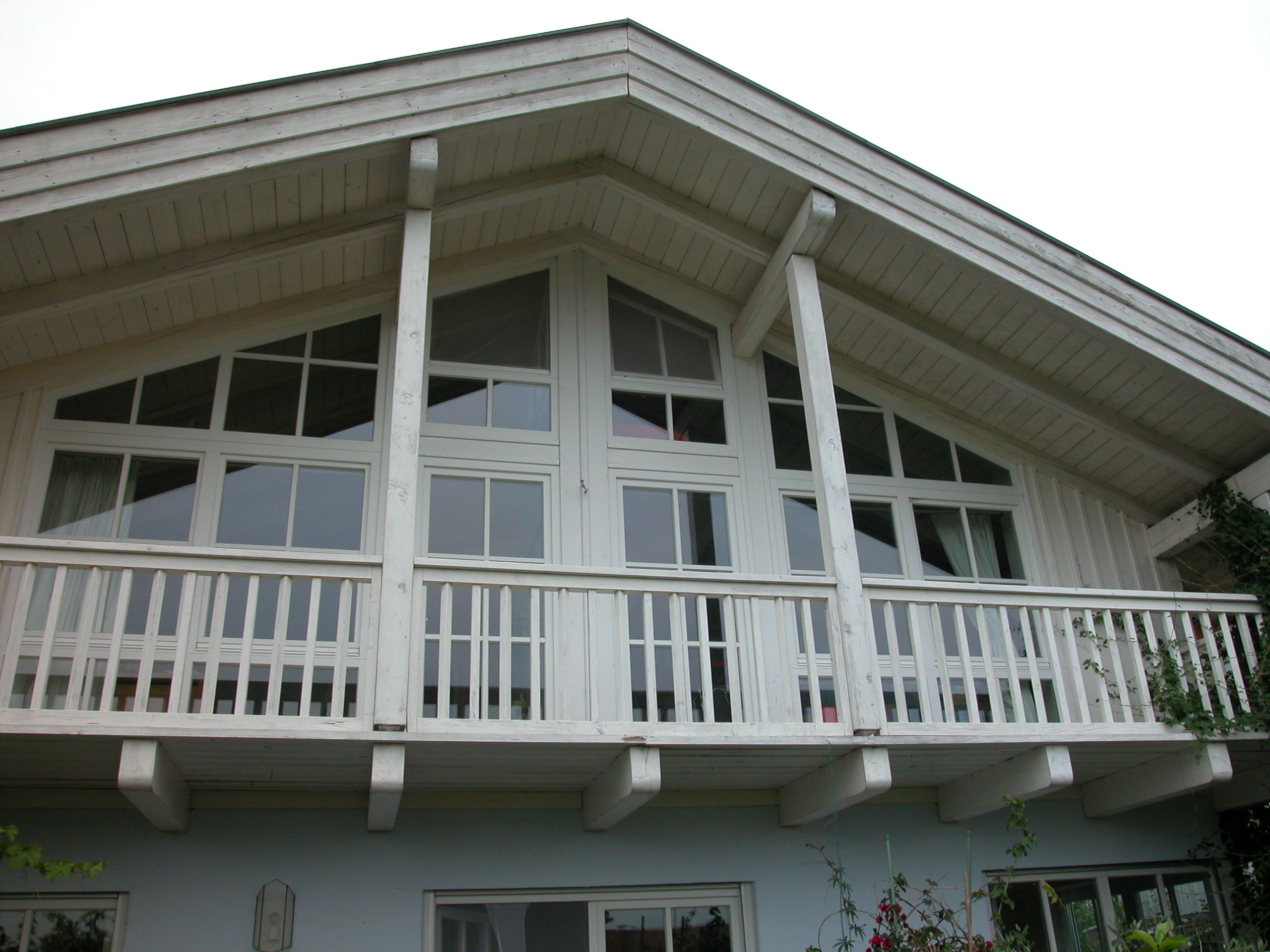 Balkon mit Holzlasur Weiß 140
