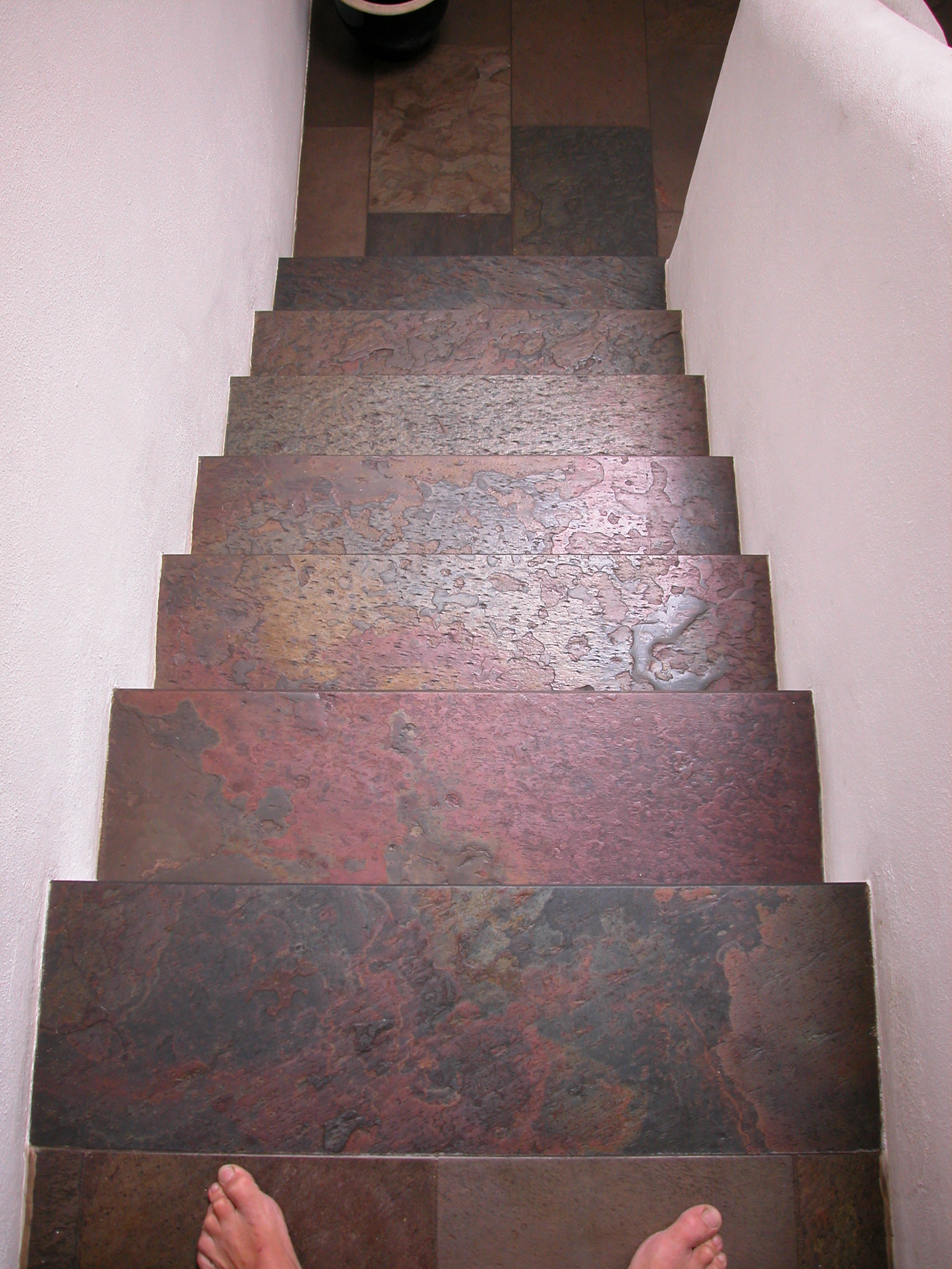 Treppenstufen mit Steinöl abgerieben