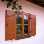 Fensterläden mit Holzlasur  - Siena natur 30 -