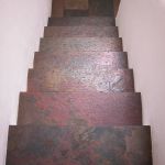 Treppenstufen mit Steinöl abgerieben